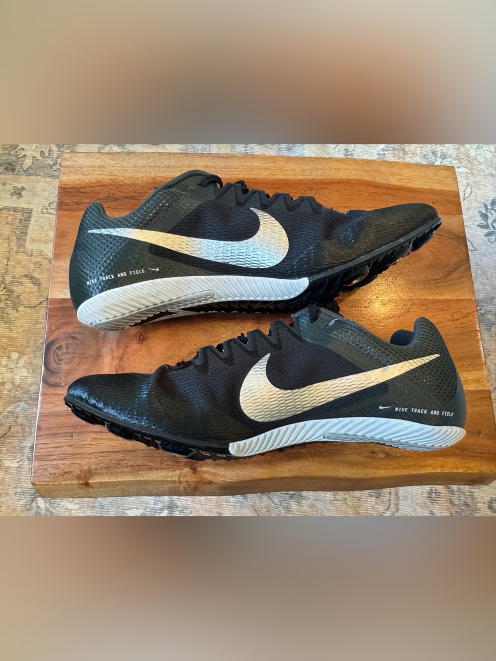 Nike Men’s 9/Women’s 10.5 Zoom Rival Sprint Black & Metallic Silver Racing